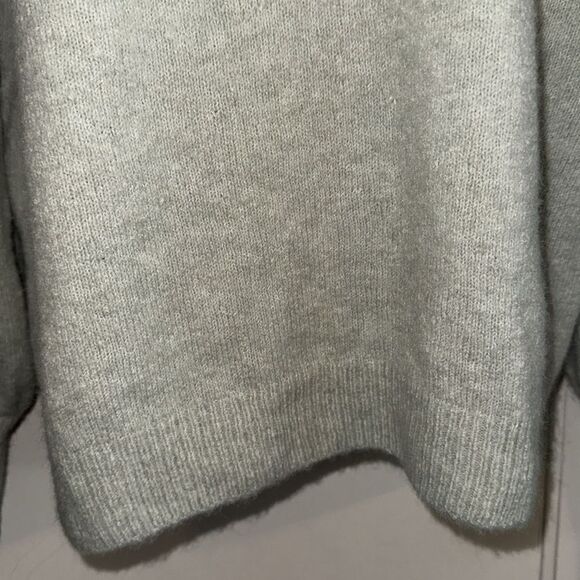 Who What Wear light green long sleeve sweater with button detail down sleeves - Picture 3 of 9